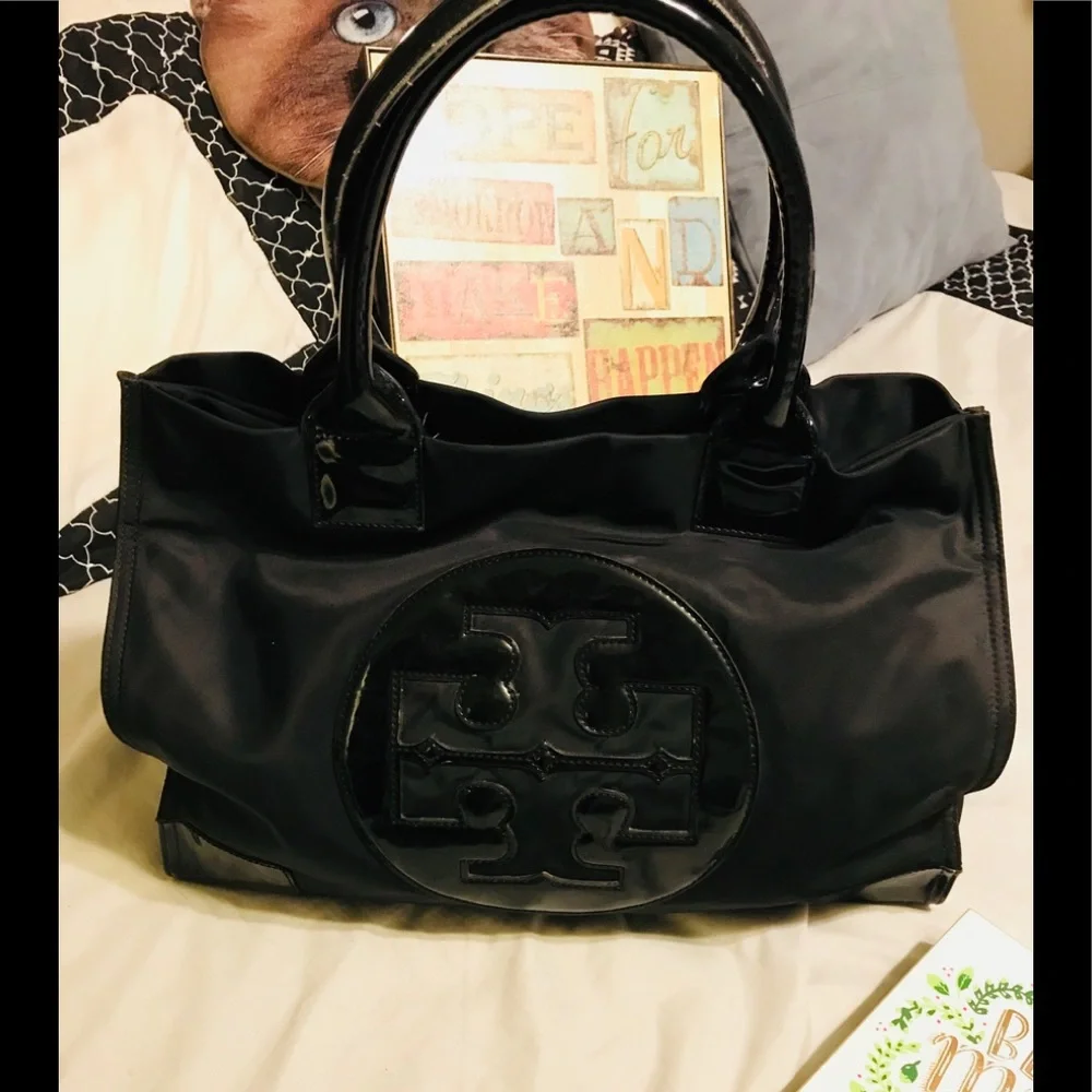 🌹Tory Burch Ella Black nylon/leather large tote🌹 - Picture 2 of 8